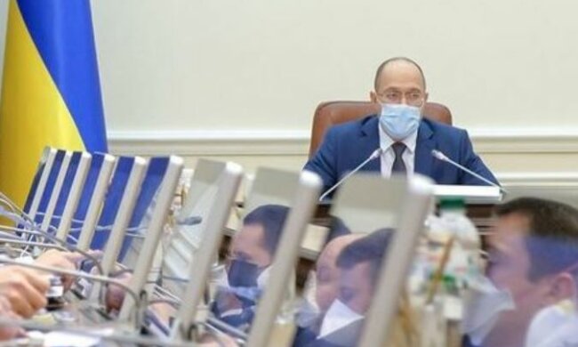 Украинцам что-то недоговаривают: даже Кабмин уходит на дистанционку - теперь все заседания только он-лайн