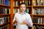 Вакарчук оскандалился: требует поднять депутатские зарплаты. Теперь понятно, на чьей он стороне