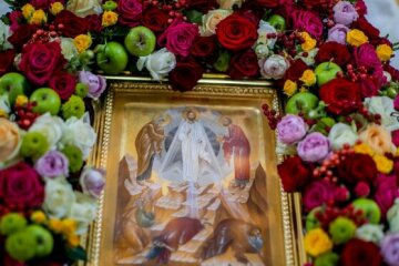 Верующие УПЦ сегодня празднуют Преображение Господне