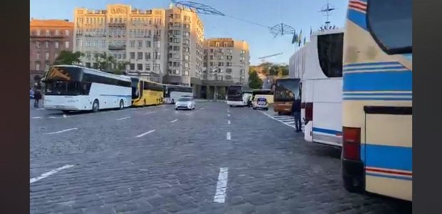 Полиция поднята по тревоге: с самого утра сотни автобусов заблокировали центр столицы - терпение лопнуло