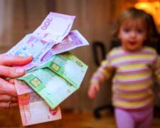 Семьи с детьми, помощь, деньги. Фото: скриншот YouTube-видео
