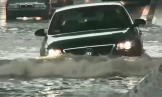 Варшава ушла под воду. Фото: youtube