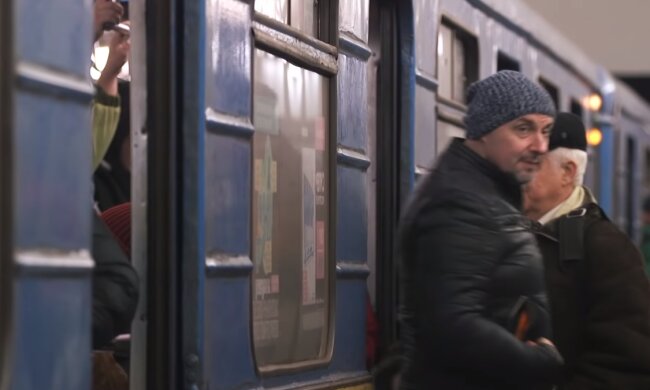 ЧП в киевском метрополитене. Фото: скриншот YouTube-видео