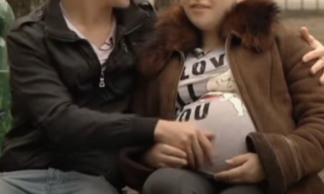 Роды, скриншот из YouTube