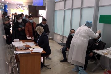 Контроль над распространением инфекции. Фото: скриншот Youtube-видео