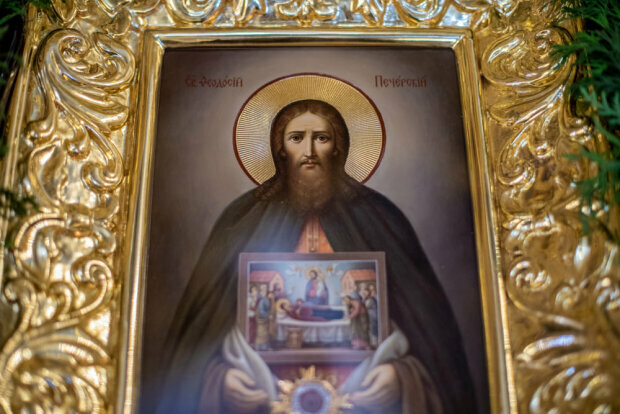 У Києво-Печерській лаврі віруючі УПЦ святкують день пам'яті преподобного Феодосія Печерського