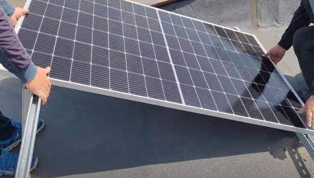 Сонячна панель. Фото: скріншот YouTube-відео