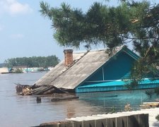 Воды по крыши: появились фото ужасного наводнения в РФ, накрыло весь город