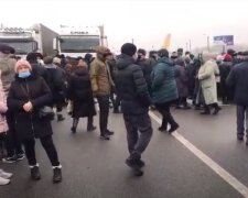 Акция протеста в Полтавской области. Фото: скриншот YouTube-видео