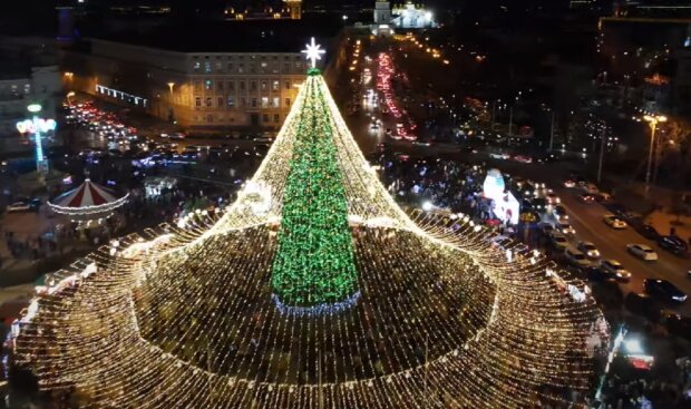 Главная елка страны в Киеве. Фото: YouTube, скрин