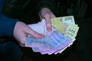 Уже в субботу: начнется оформление "тысячи от Зеленского", кому из-за этого урежут соцпомошь