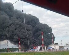 Зеленський показав атаку дронів на москву - палає як у пеклі. Фото: скріншот зі сторінки президента