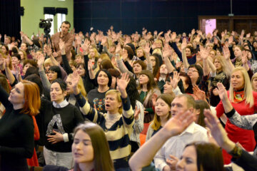 Изгнать или сжечь: в Першотравенске устроили охоту на ведьм, может плохо закончиться