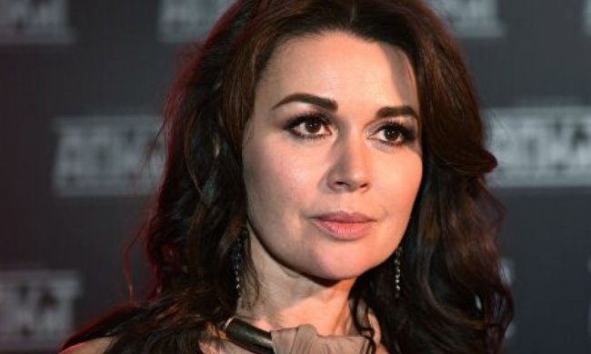 Анастасия Заворотнюк