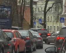 Киев скуют пробки. Фото: скрин ТСН