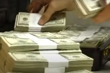Сколько в Украине миллионеров. Фото: YouTube