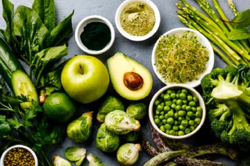 Овочі, фрукти, зелені продукти. Фото: YouTube