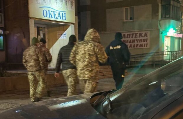 Чергове "покращення" мобілізації: у ТЦК на вулицях нова схема, пакують навіть з відстрочкою