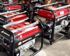 Генератори, допомога, українці. Фото: Стіна