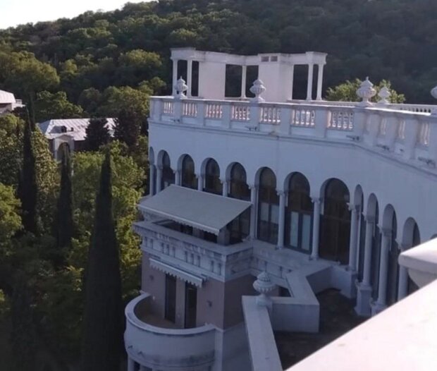 У Криму окупанти продали квартиру Зеленського: відео як виглядають апартаменти