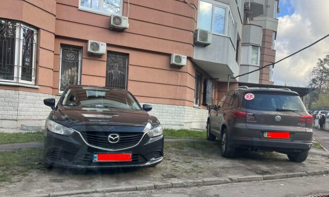 Паркуєтесь біля будинку — готуйте гроші: нові перевірки і штрафи від 1600 грн уже “летять” водіям