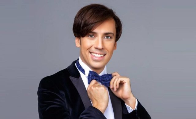 Максим Галкин вместе с женой Аллой Пугачевой и детьми отдыхает в Юрмале. Семья снимает виллу.