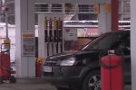 Стоимость бензинов и ДТ в Украине продолжает падать. Фото: youtube