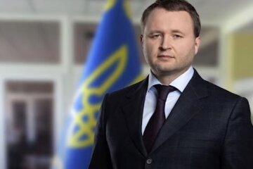 Розкішне життя в Іспанії далеко від війни: як скандальний податківець Богдан Катрушин намагається обібрати Україну ще на 3 мільйони