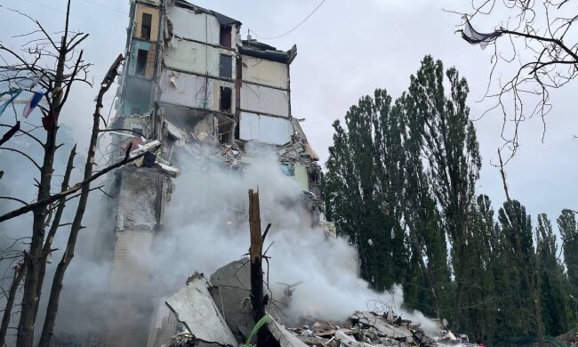 Потрапляння 5 ракет: 317 цілей атакували вночі Київ. Фото: Телеграм