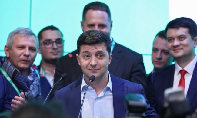 Первые 100 дней пребывания у власти Владимира Зеленского. К этой дате принято делать какие-то выводы о политике нового главы государства.