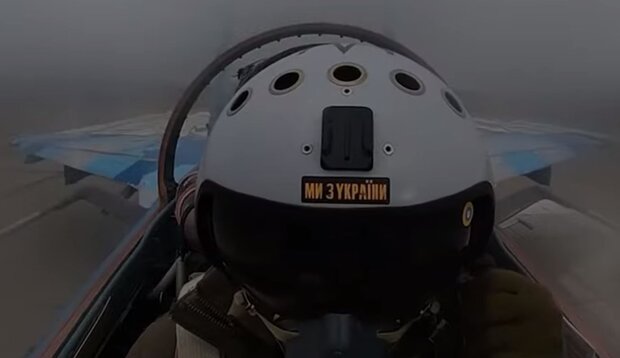 Український льотчик. Фото: скріншот YouTube-відео