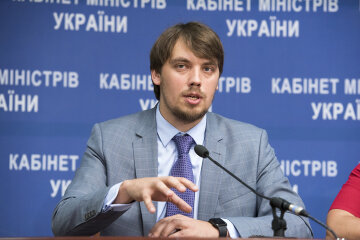Больше никаких бумажек, очередей и задержки: Украина переводится на электронный документооборот