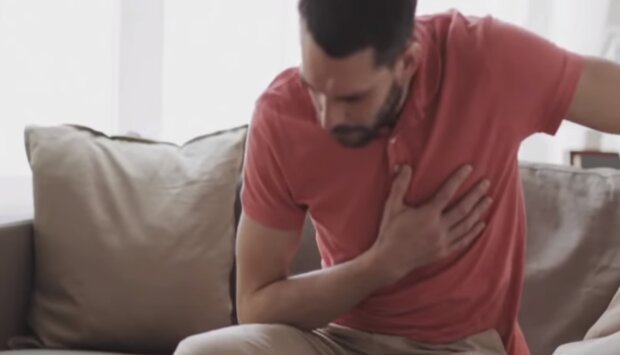 Боль в сердце. Фото: скриншот YouTube-видео
