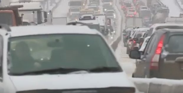 пробки на дорогах, скриншот YouTube