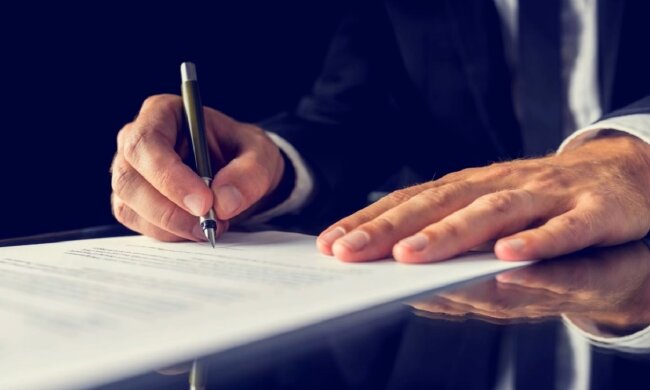 Документы. Фото: YouTube