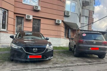 Паркуєтесь біля будинку — готуйте гроші: нові перевірки і штрафи від 1600 грн уже “летять” водіям