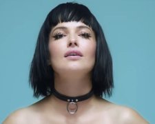 Даша Астафьева, кадр из клипа "Fetish"