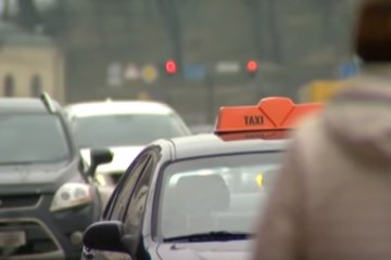 Бывший нардеп устроился работать в такси? Фото: скрин Факти