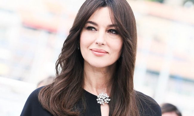 За годы ничуть не изменилась: Моника Беллуччи восхитила поклонников архивным фото топлес