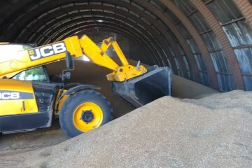 Склад зерна. Фото: скриншот YouTube-видео