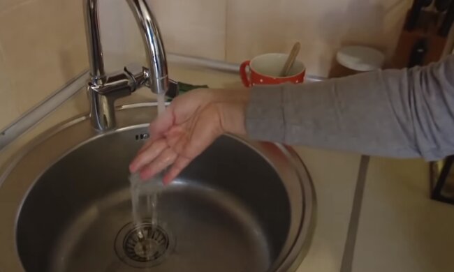 Смак і колір води в кранах стануть гіршими: МОЗ перевело водоканали на стандарти воєнного часу, чого чекати