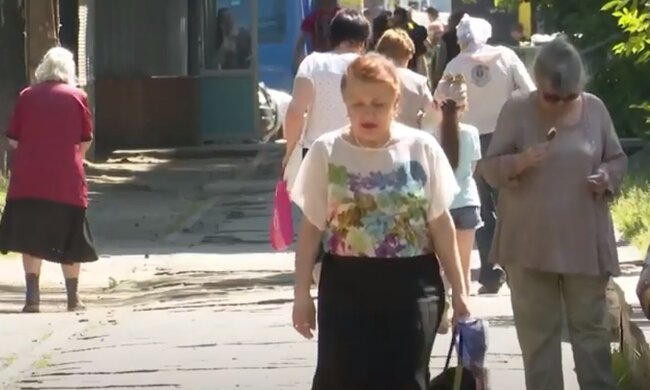 Люди. Фото: скріншот YouTube-відео