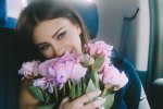 Ани Лорак оскандалилась, показав странное фото. Люди спрашивают: а где же палец?