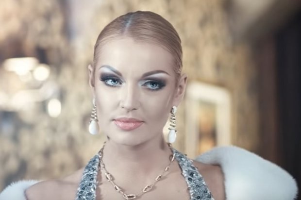 Анастасия Волочкова. Кадр из клипа "Танго"
