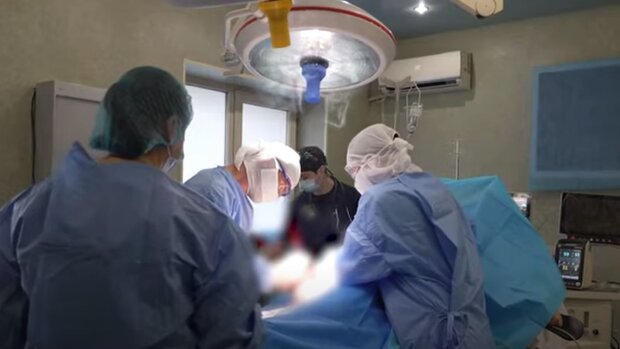 Операція. Фото: скріншот YouTube-відео