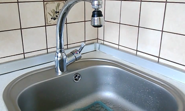 В Украине повысят плату за воду. Фото: YouTube