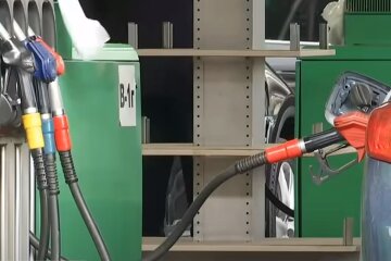 Автозаправна станція. Фото: скріншот YouTube-відео