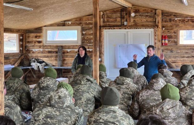 Озвучены вакансии с зарплатой больше 120 тысяч грн для тех, кто решил служить. Фото: Генштаб