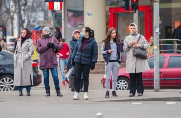 Китайский вирус свободно гуляет по улицам Киева: одевайте маски, статистика зашкаливает