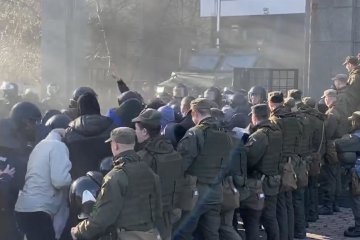 Учебный разгон протестов под ВАКС. Фото: скрин bohdan.kryklyvenko